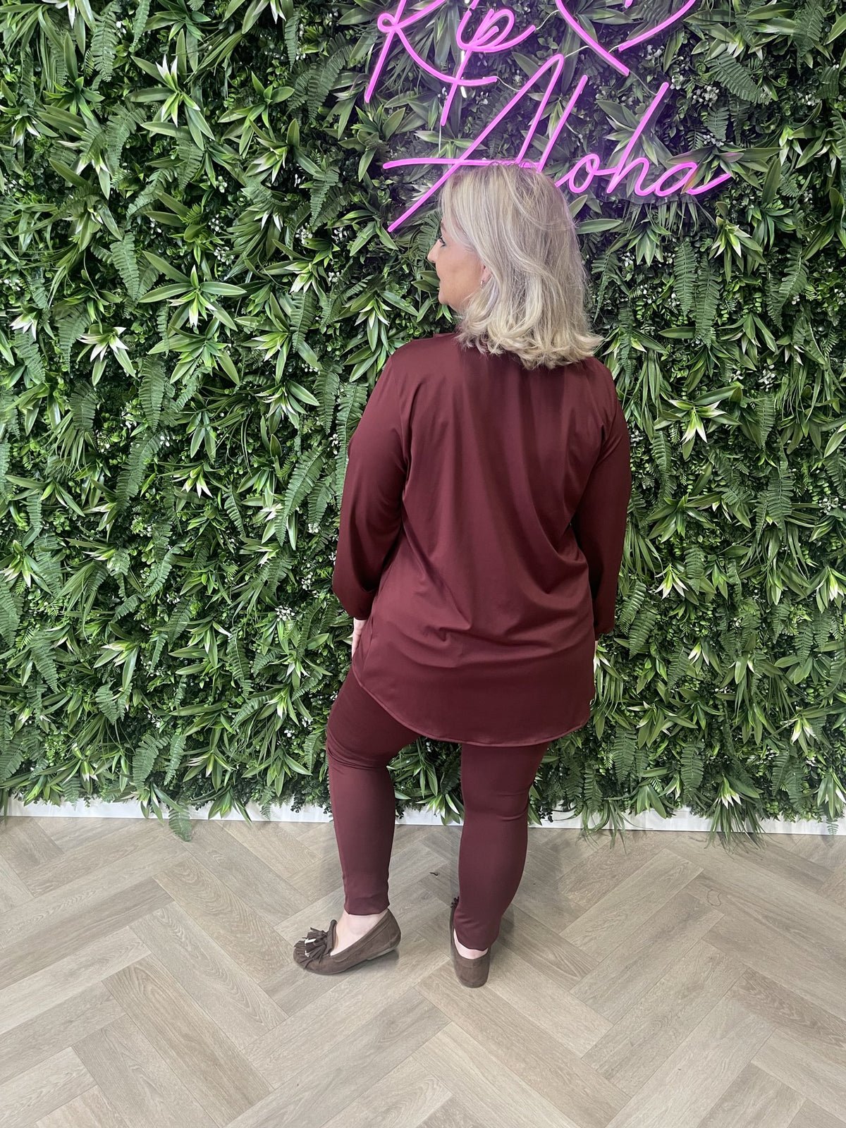 Tweedelig travel set met roezels bordeaux