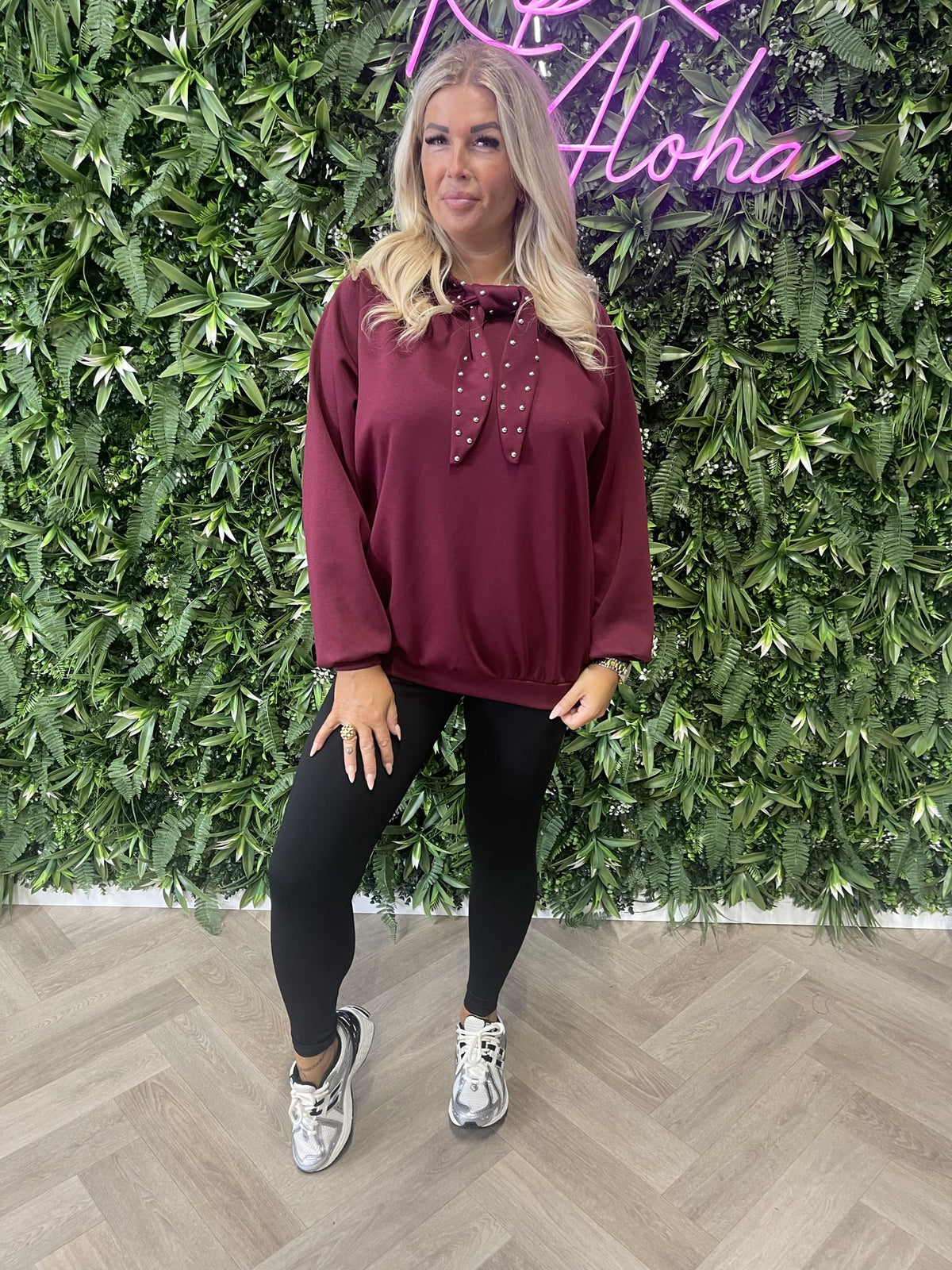 Hoodie met studs bordeaux