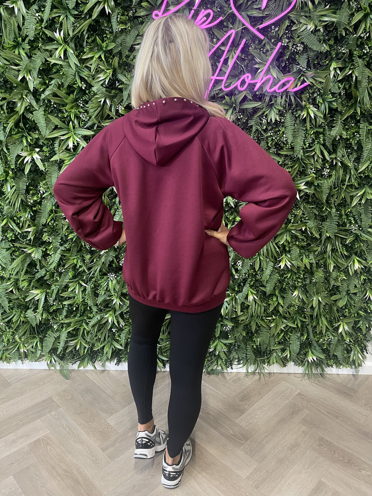 Hoodie met studs bordeaux
