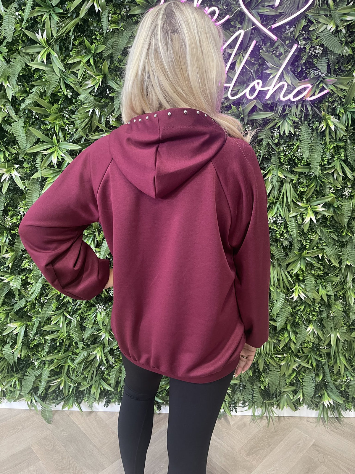 Hoodie met studs bordeaux