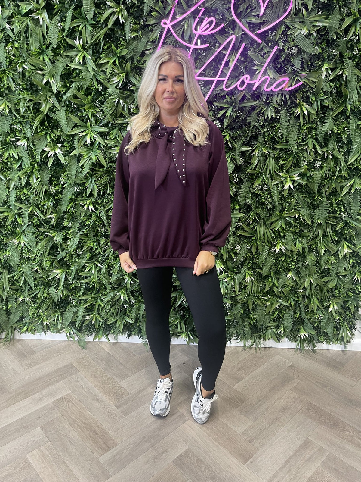 Hoodie met studs aubergine