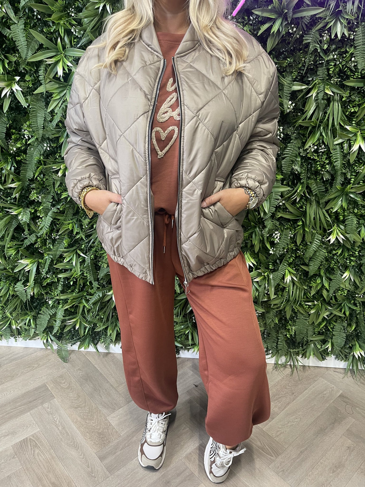 Puffer jas uni taupe