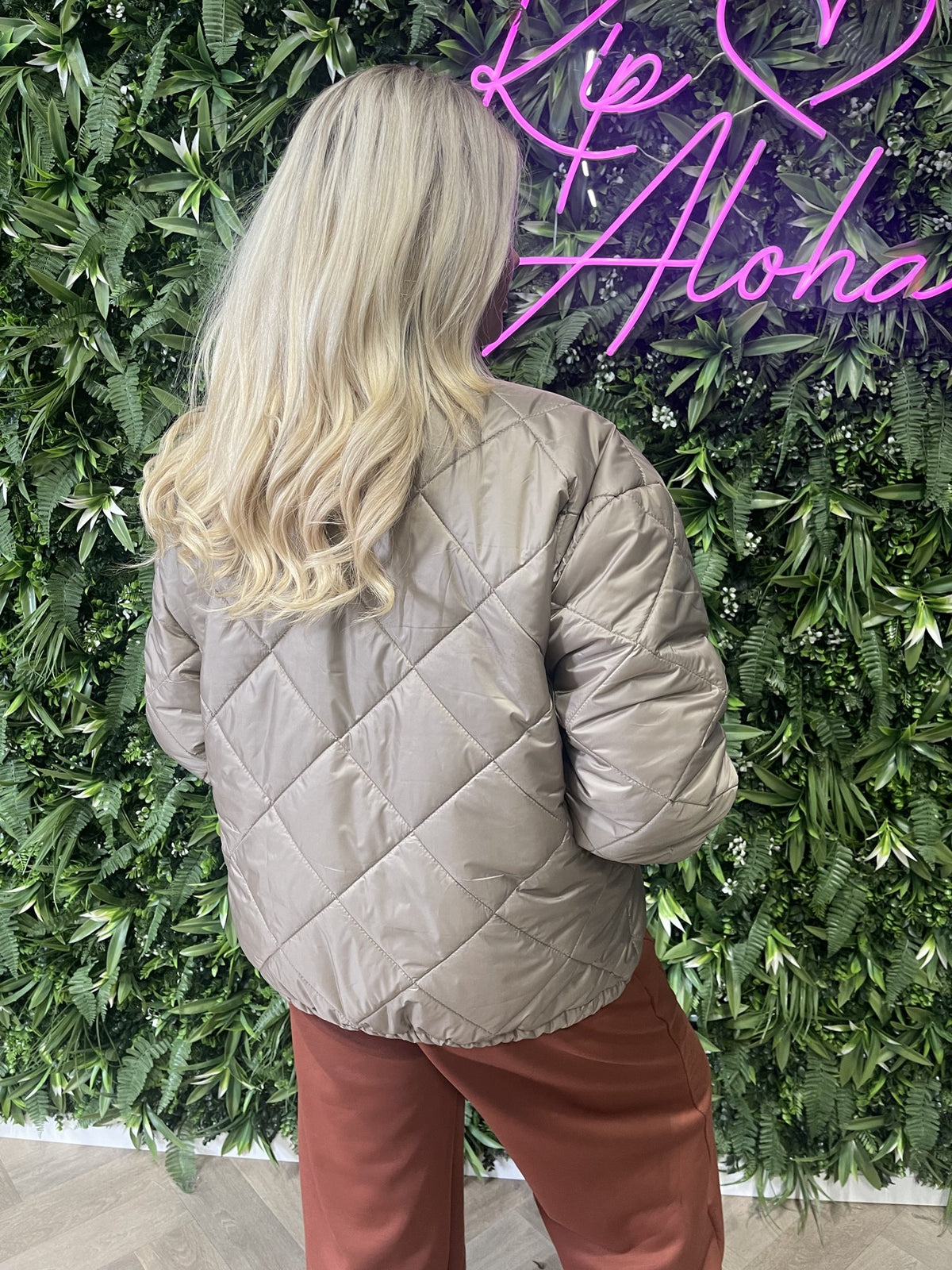 Puffer jas uni taupe