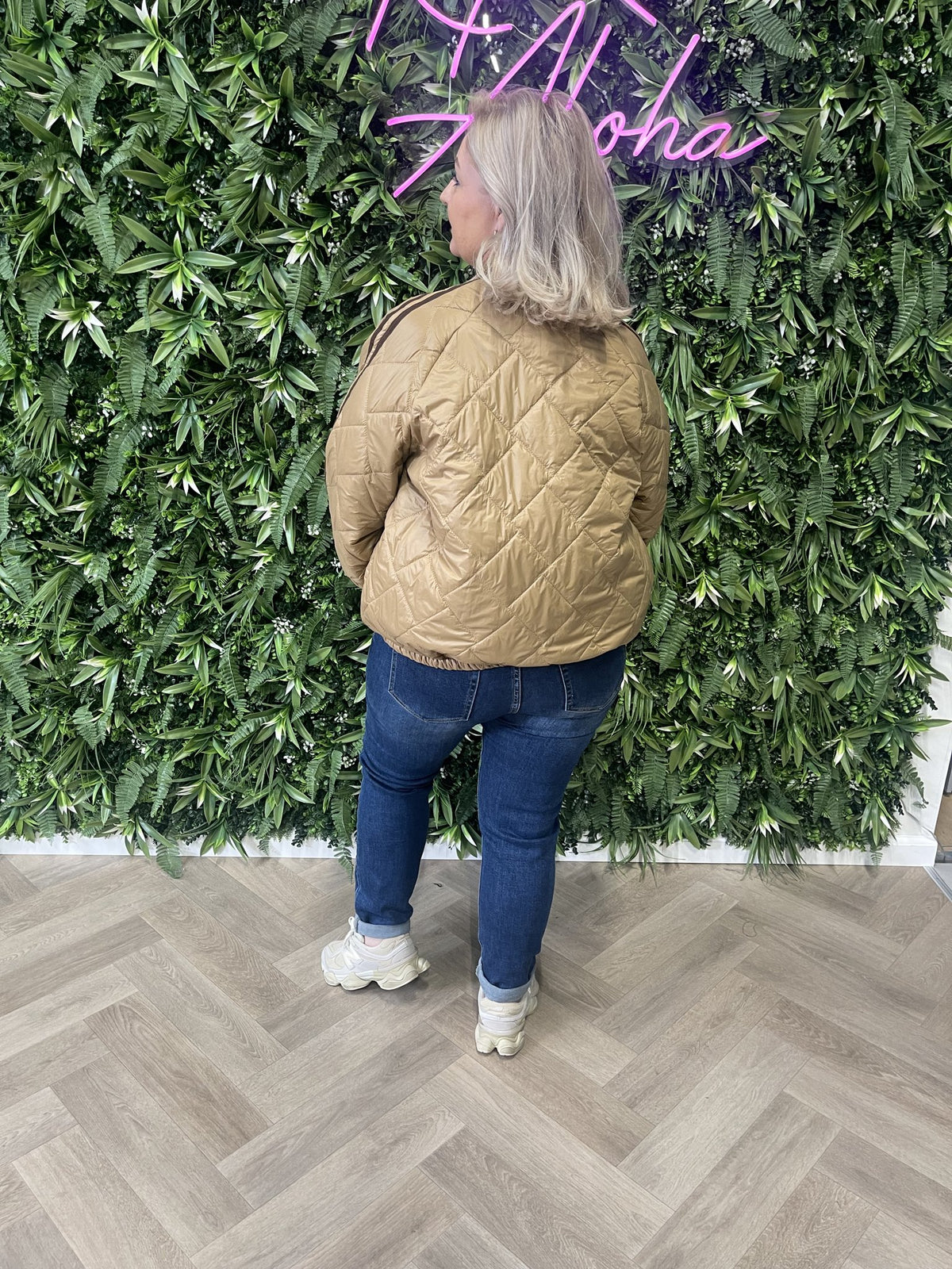 Puffer jas met bies camel