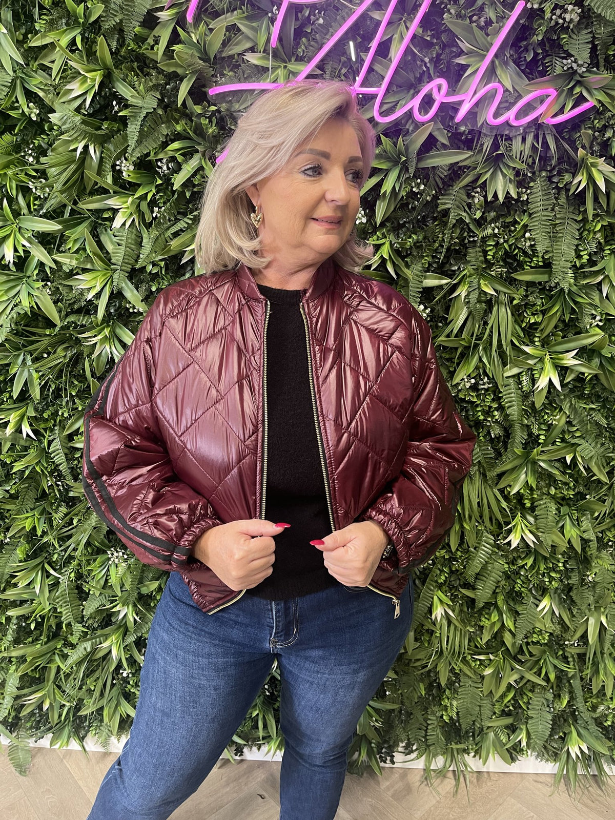 Puffer jas met bies bordeaux