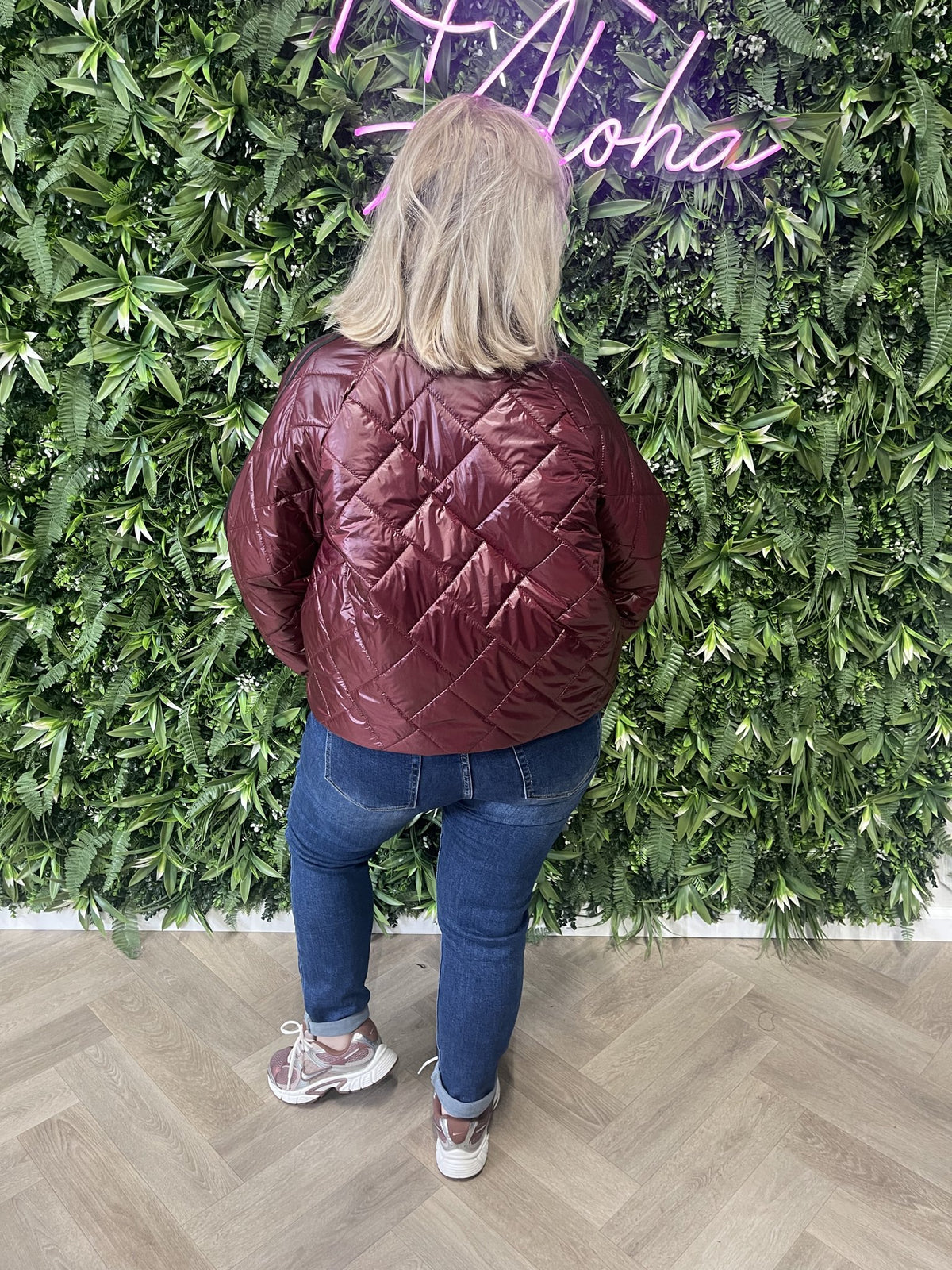 Puffer jas met bies bordeaux