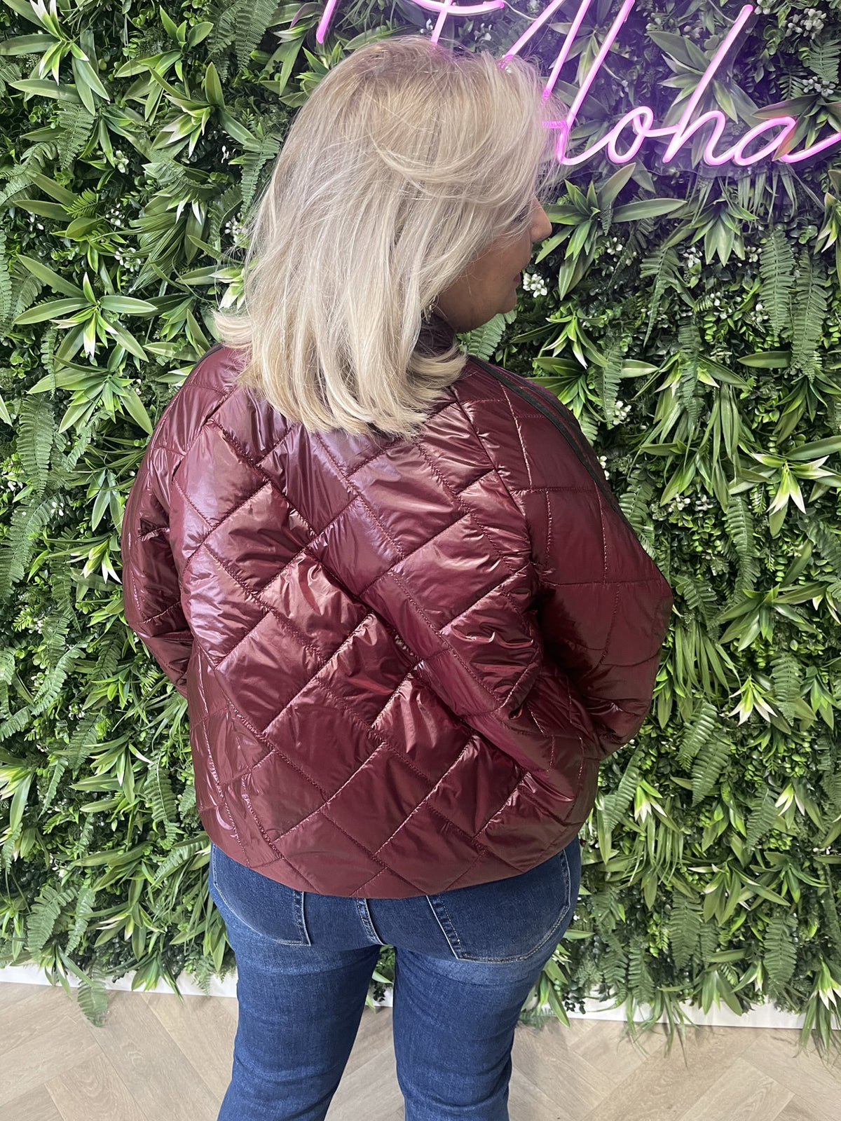 Puffer jas met bies bordeaux