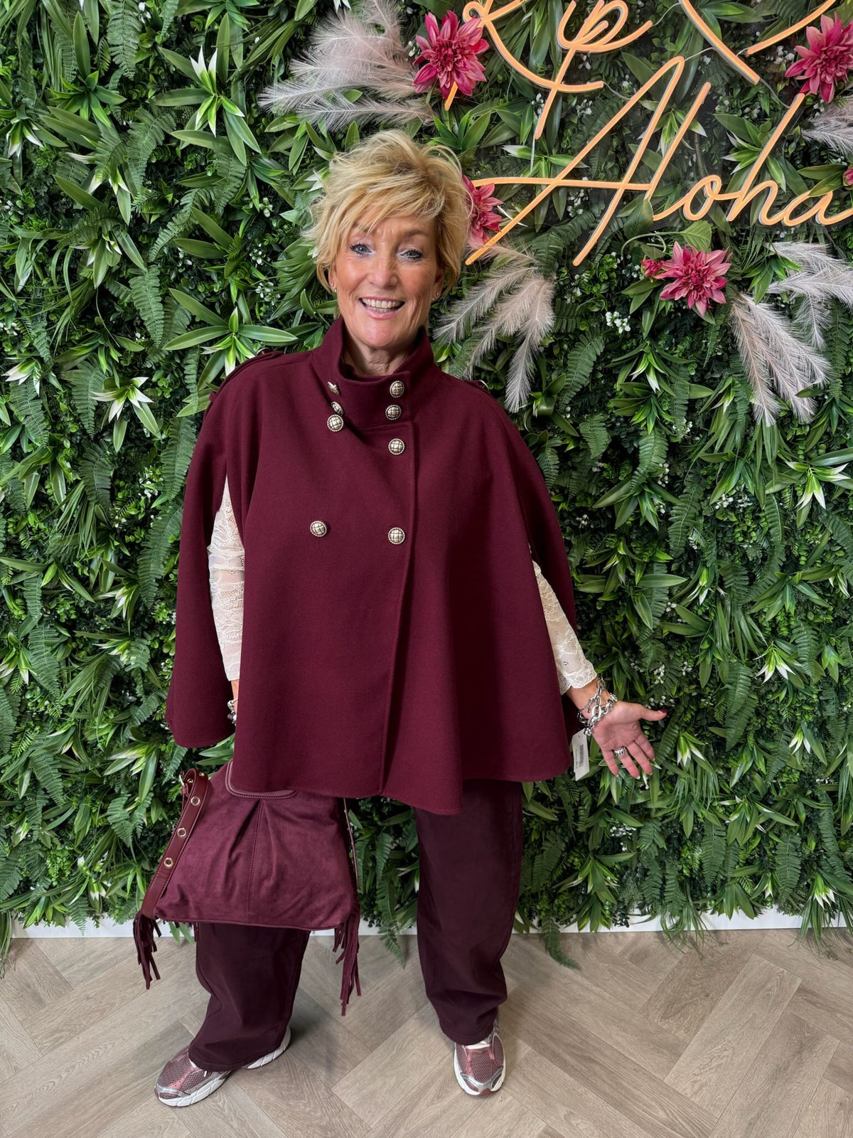 Poncho jasje met knopen bordeaux