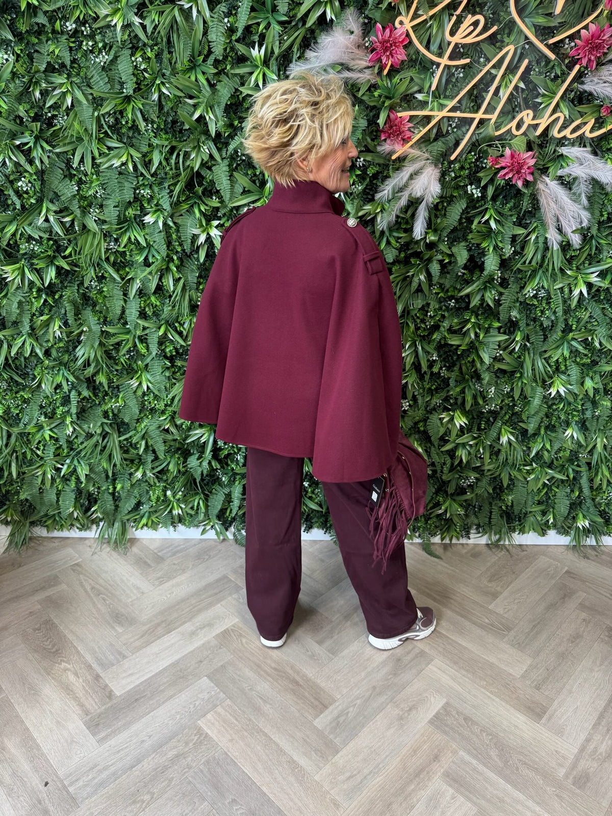 Poncho jasje met knopen bordeaux