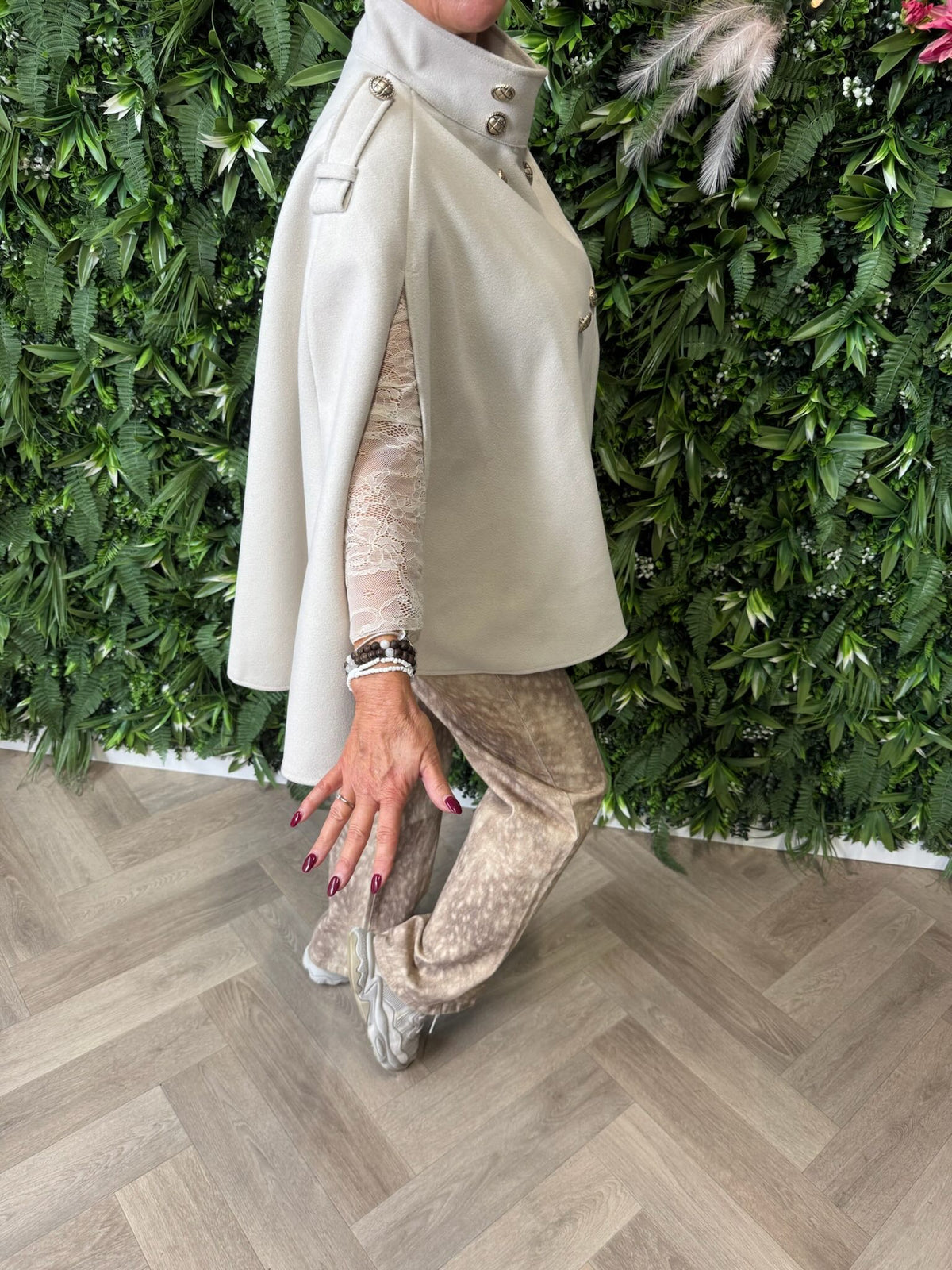 Poncho jasje met knopen beige