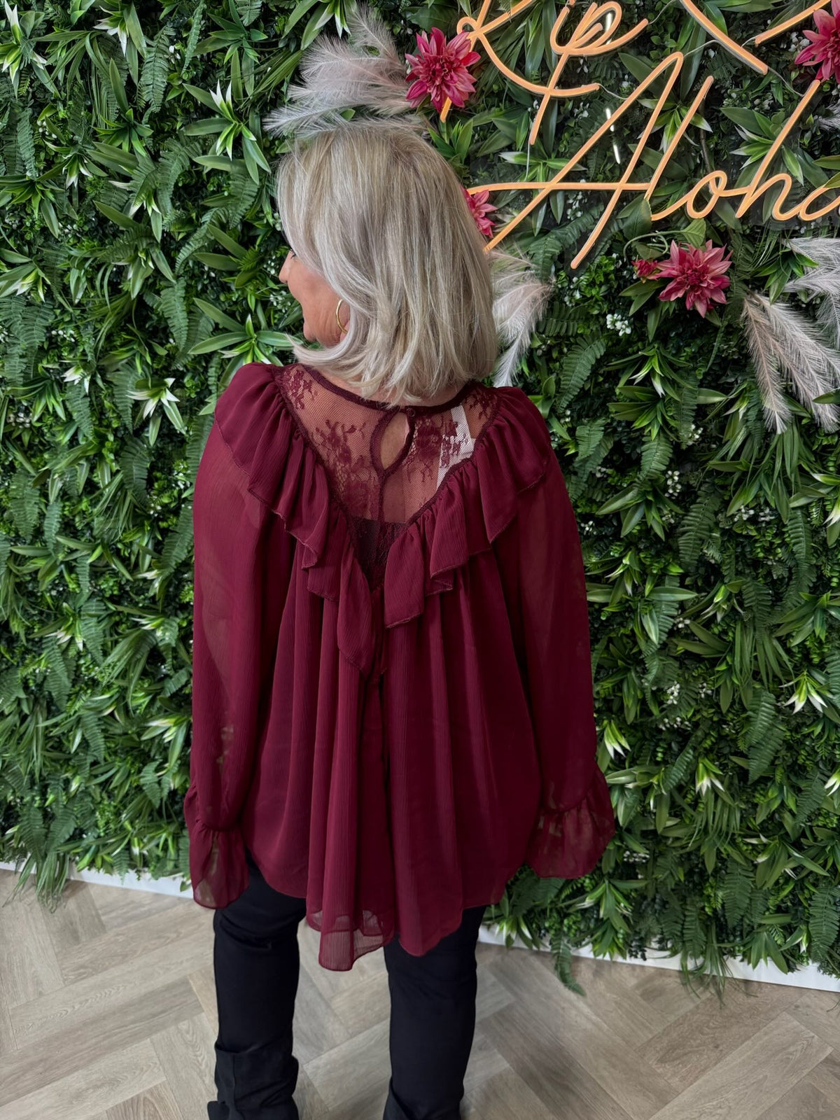 Top roezels en met kant bordeaux