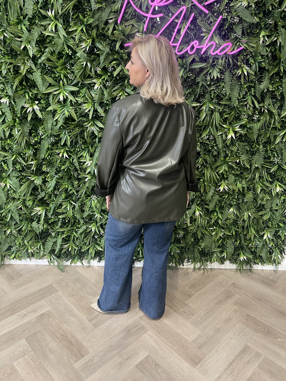 Leahterlook jas met ceintuur legergroen