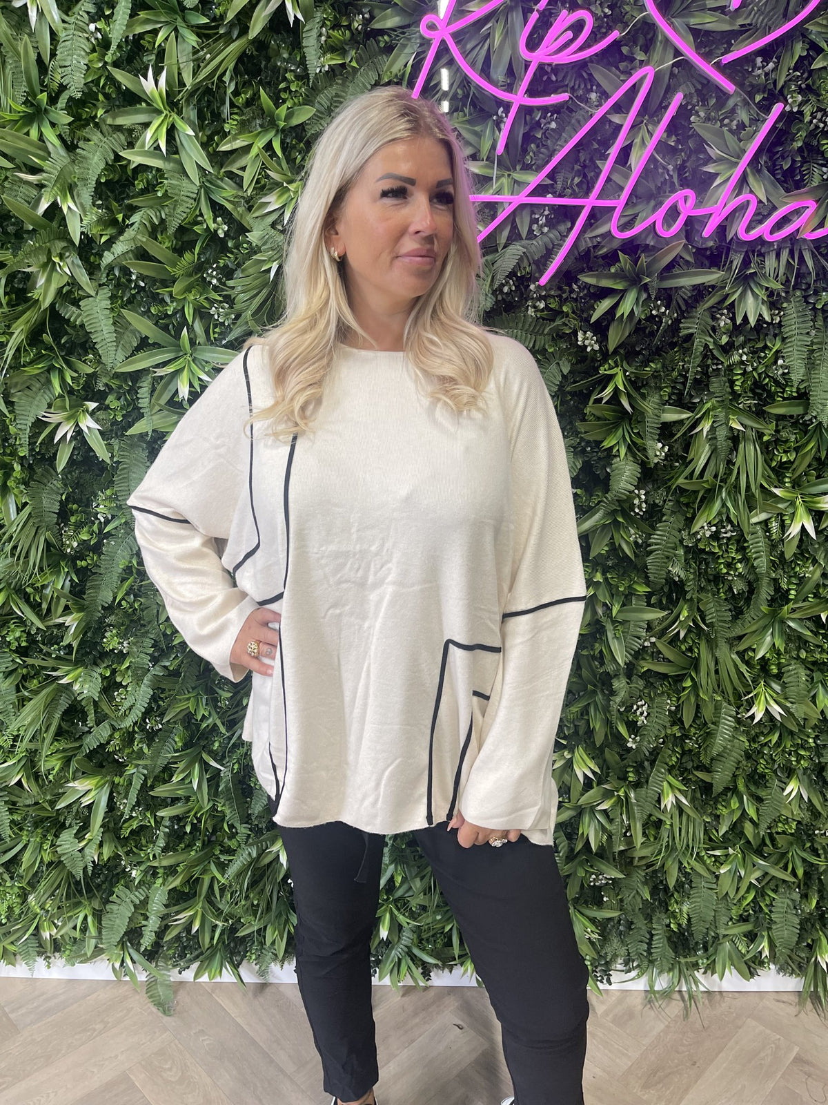 Trui ronde hals met streep detail beige