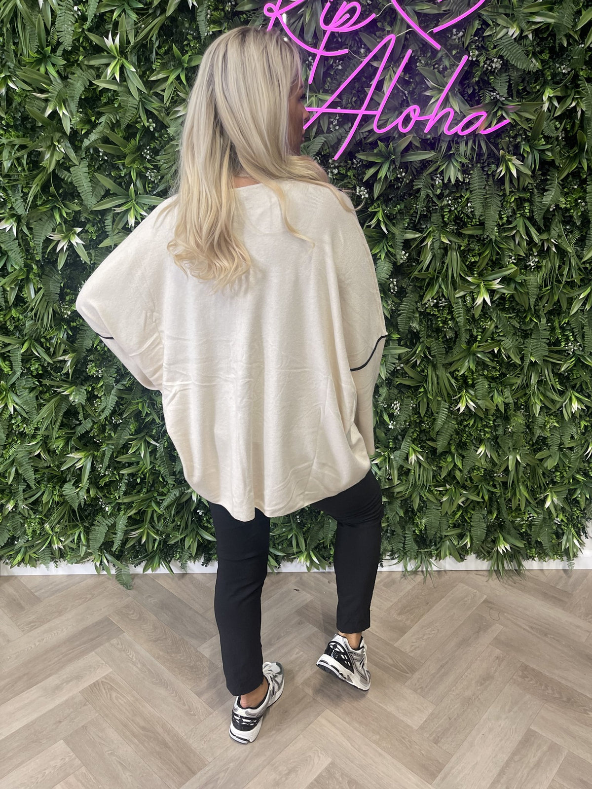 Trui ronde hals met streep detail beige