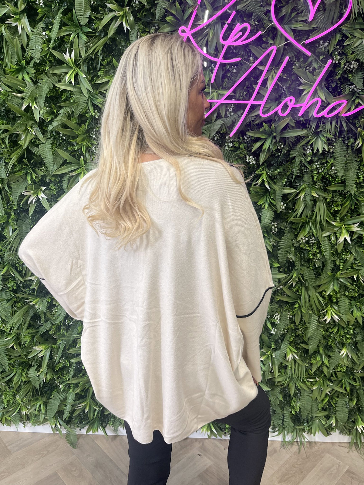 Trui ronde hals met streep detail beige