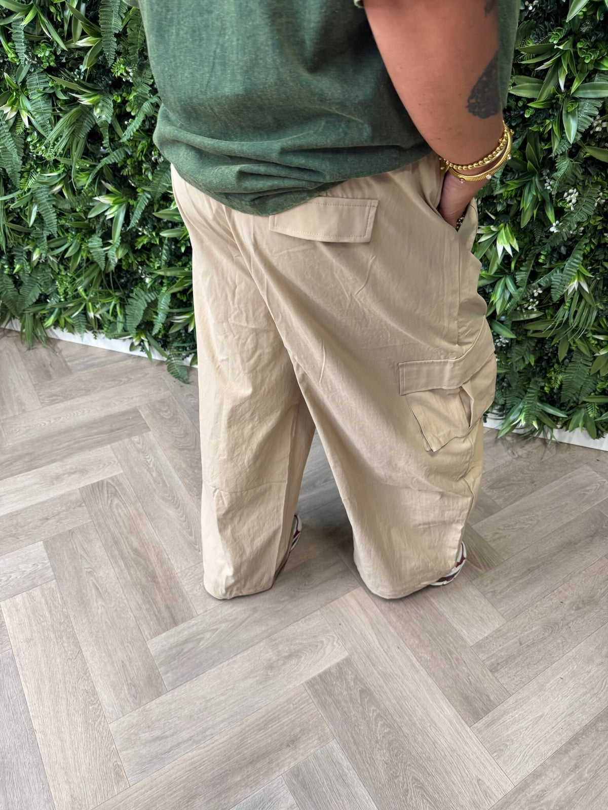Cargo parachute broek met aantrekkoord beige
