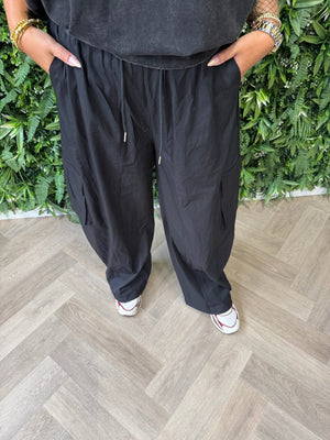 Cargo parachute broek met aantrekkoord zwart
