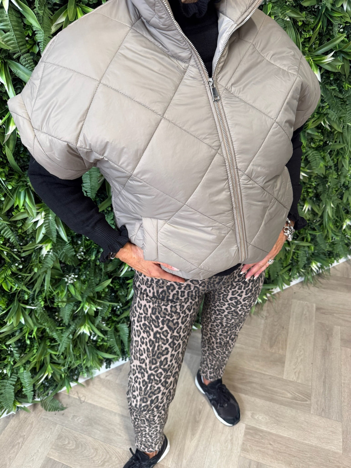 Bodywarmer ruitpatroon taupe
