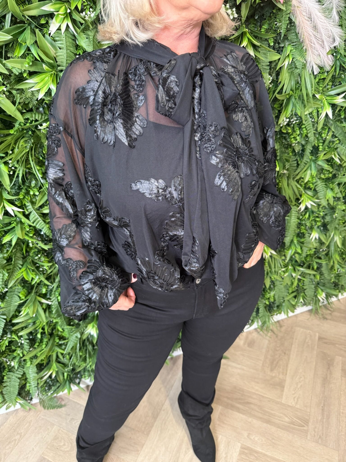 Blouse met bloemenmotief zwart