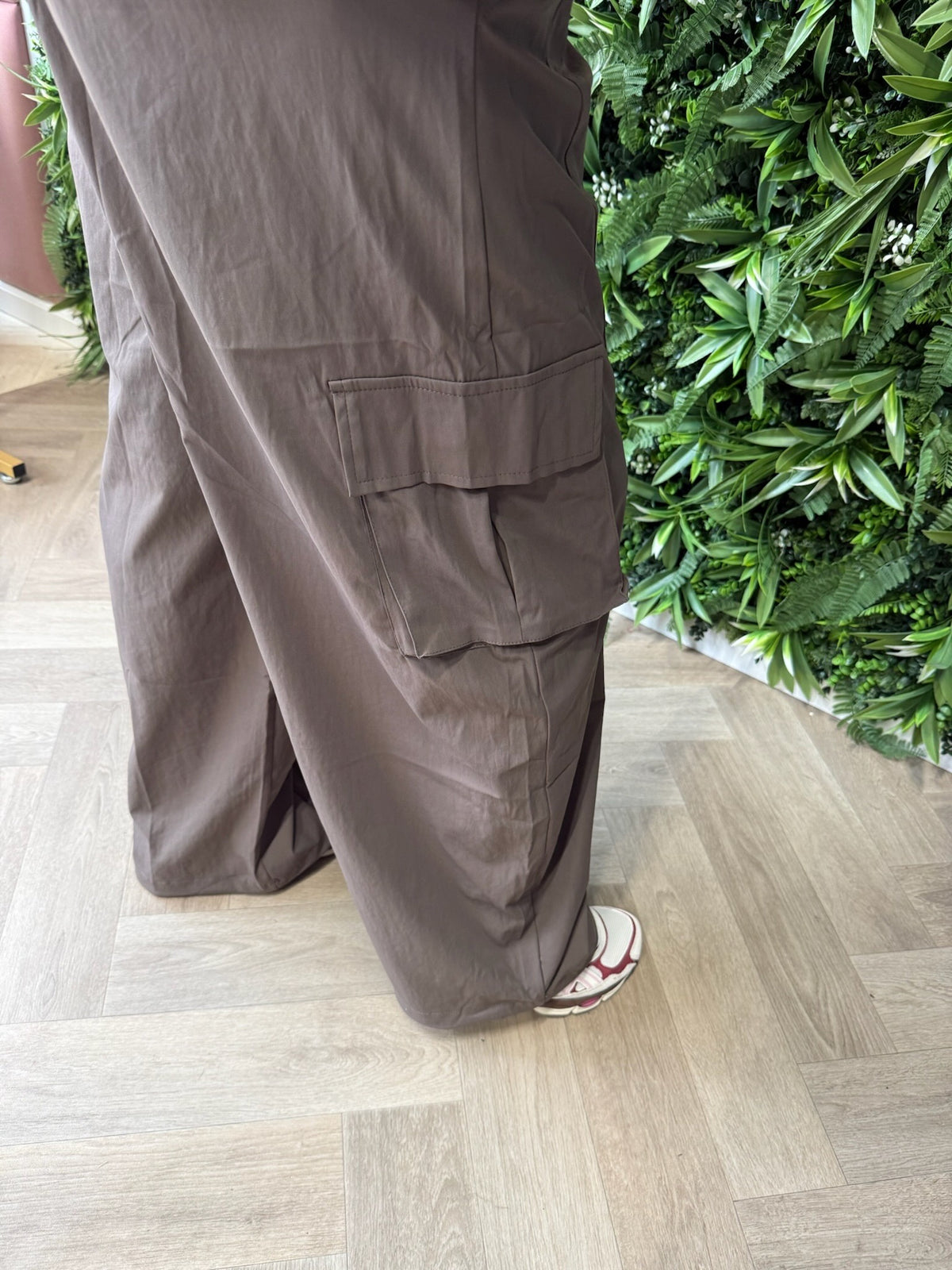 Cargo parachute broek met aantrekkoord bruin
