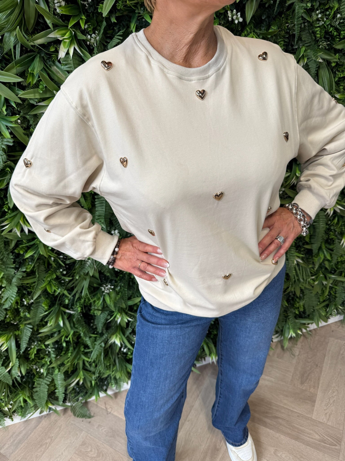 Sweater met hartjes beige