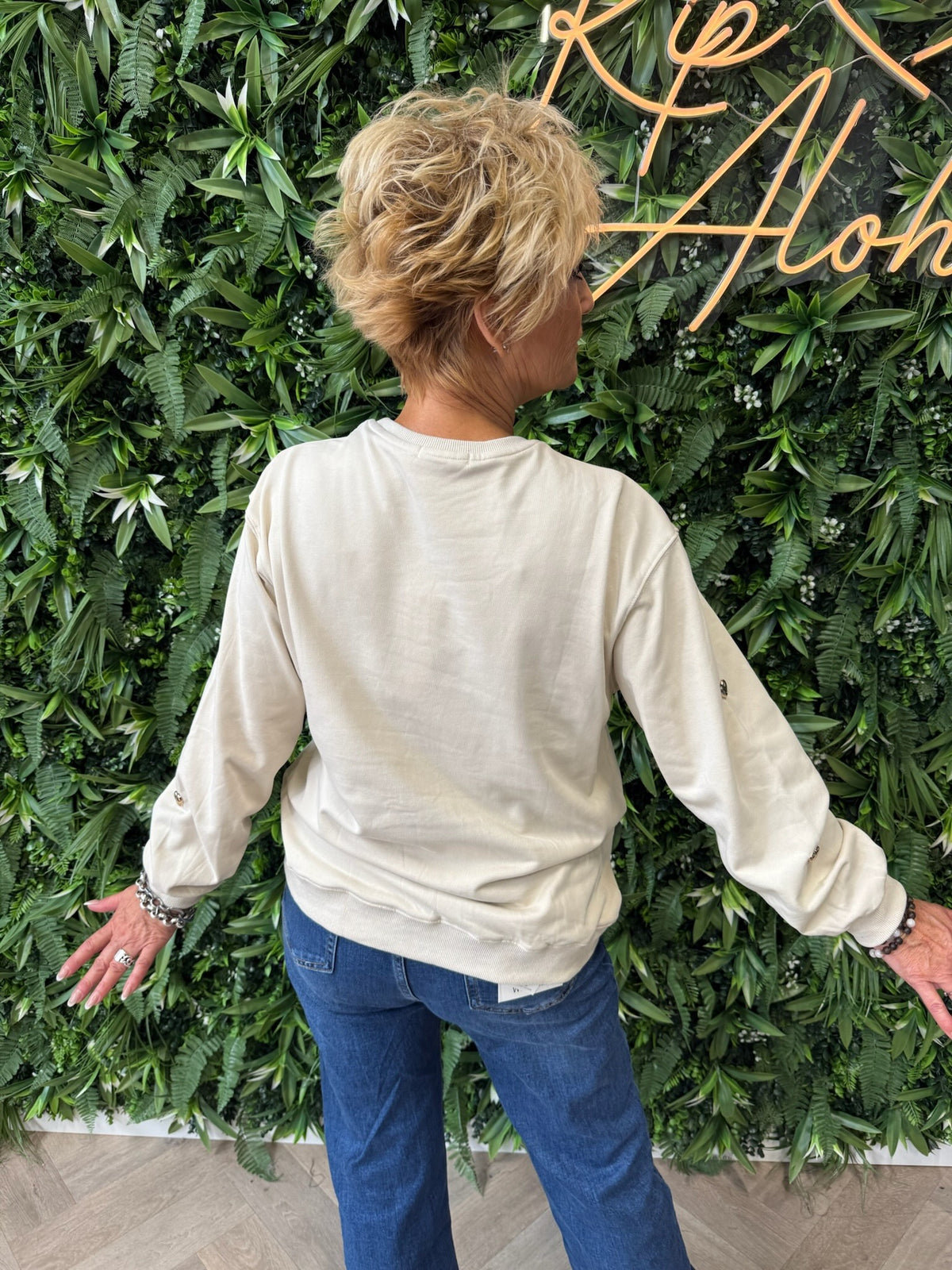 Sweater met hartjes beige