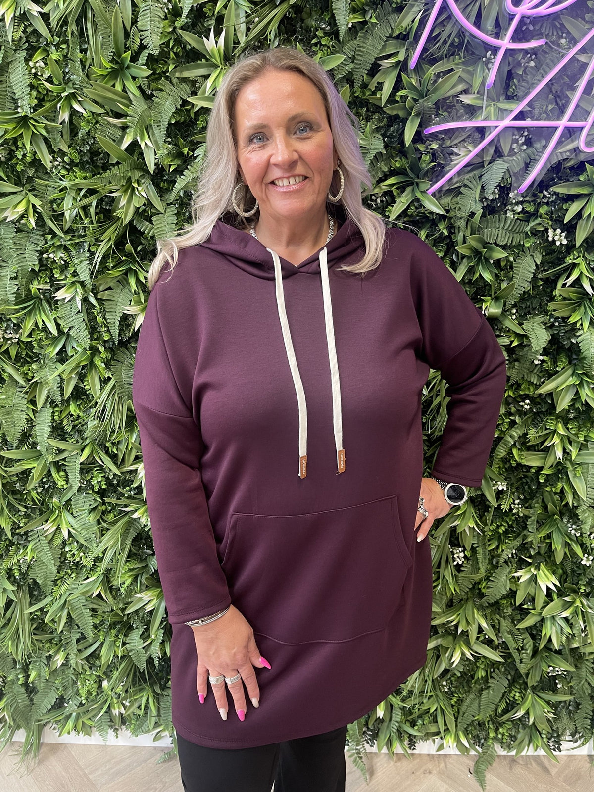 Sweaterdress met capuchon uni aubergine
