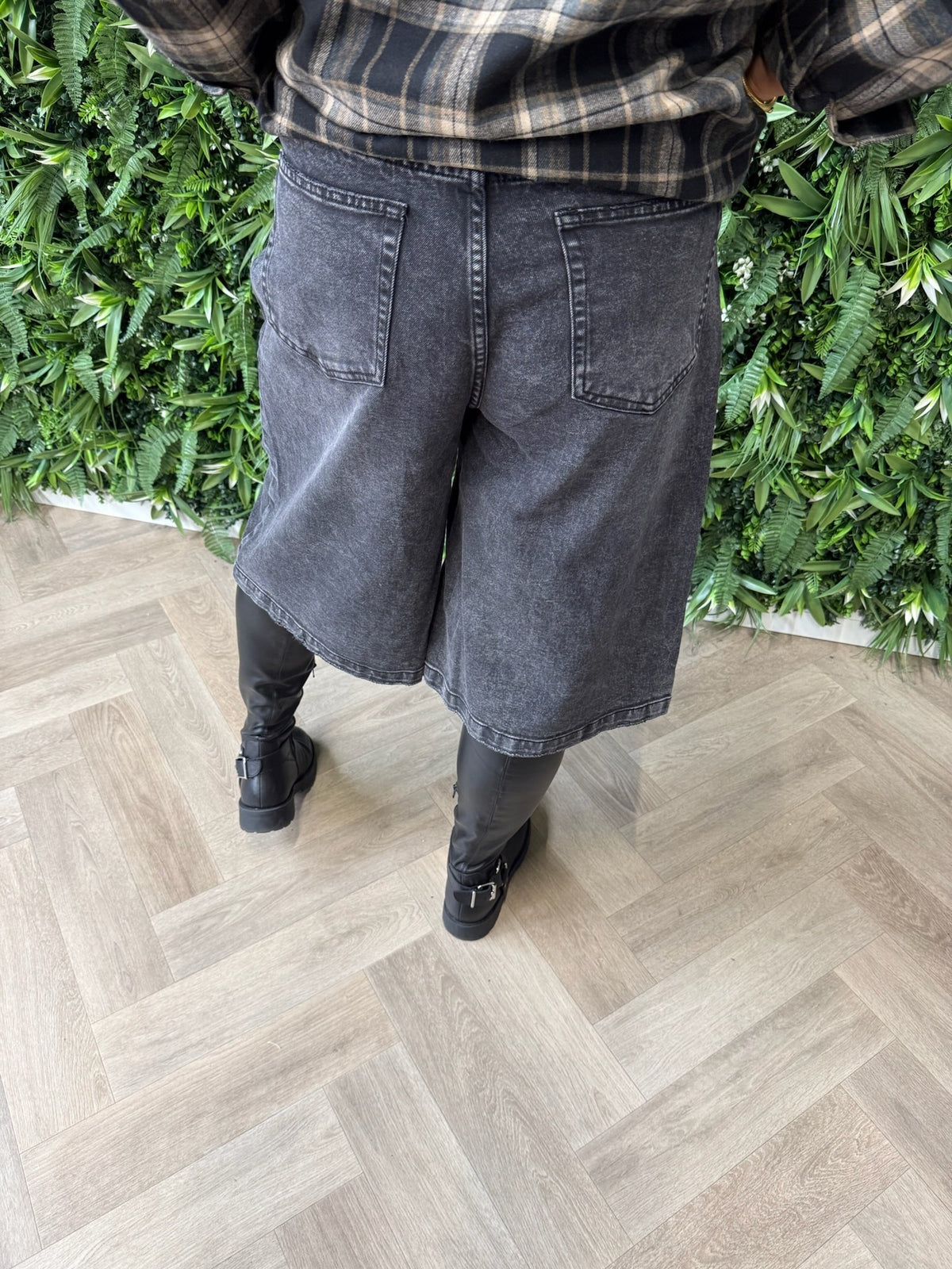 Queen of hearts bermuda jeans zwart