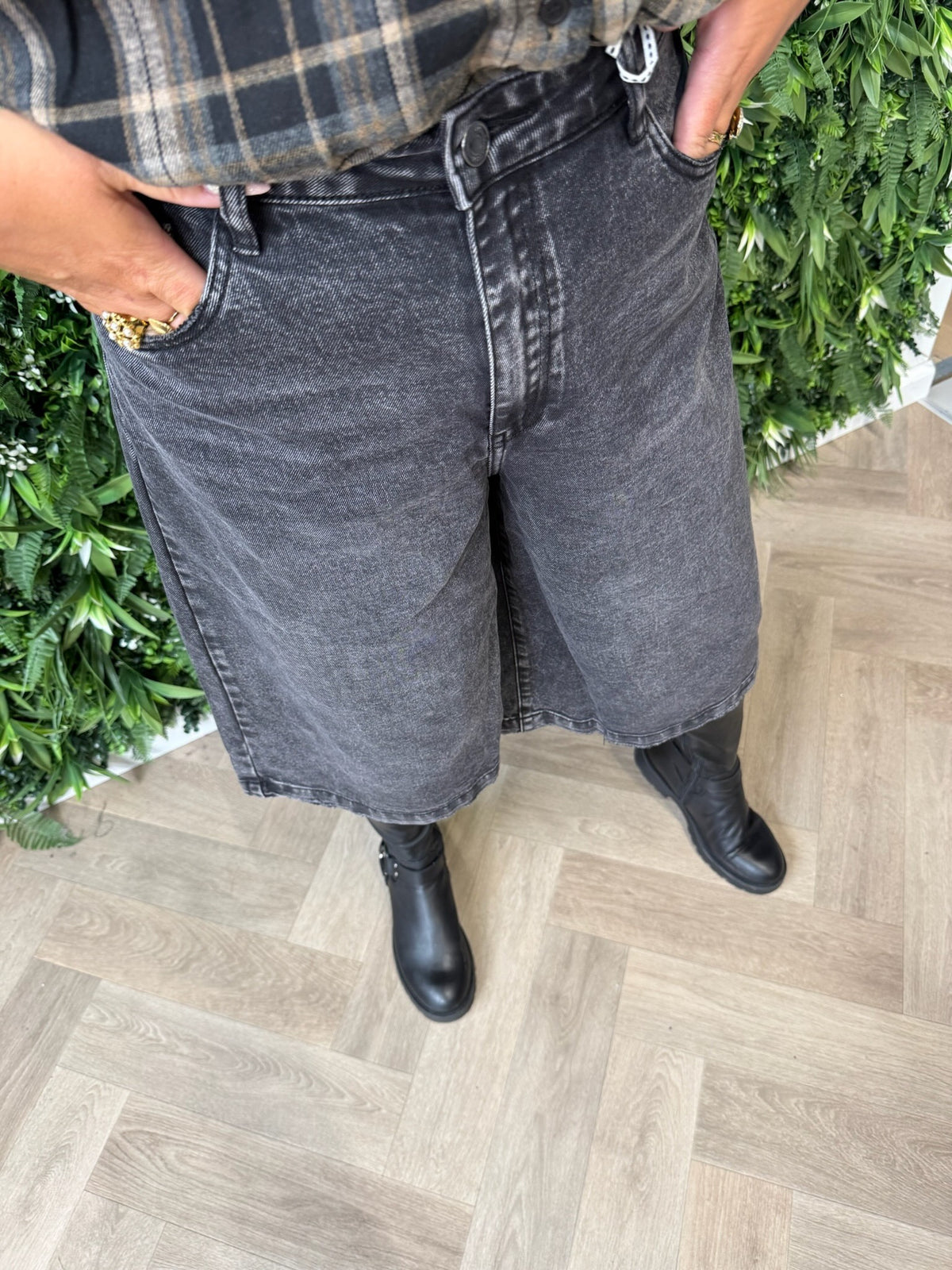 Queen of hearts bermuda jeans zwart