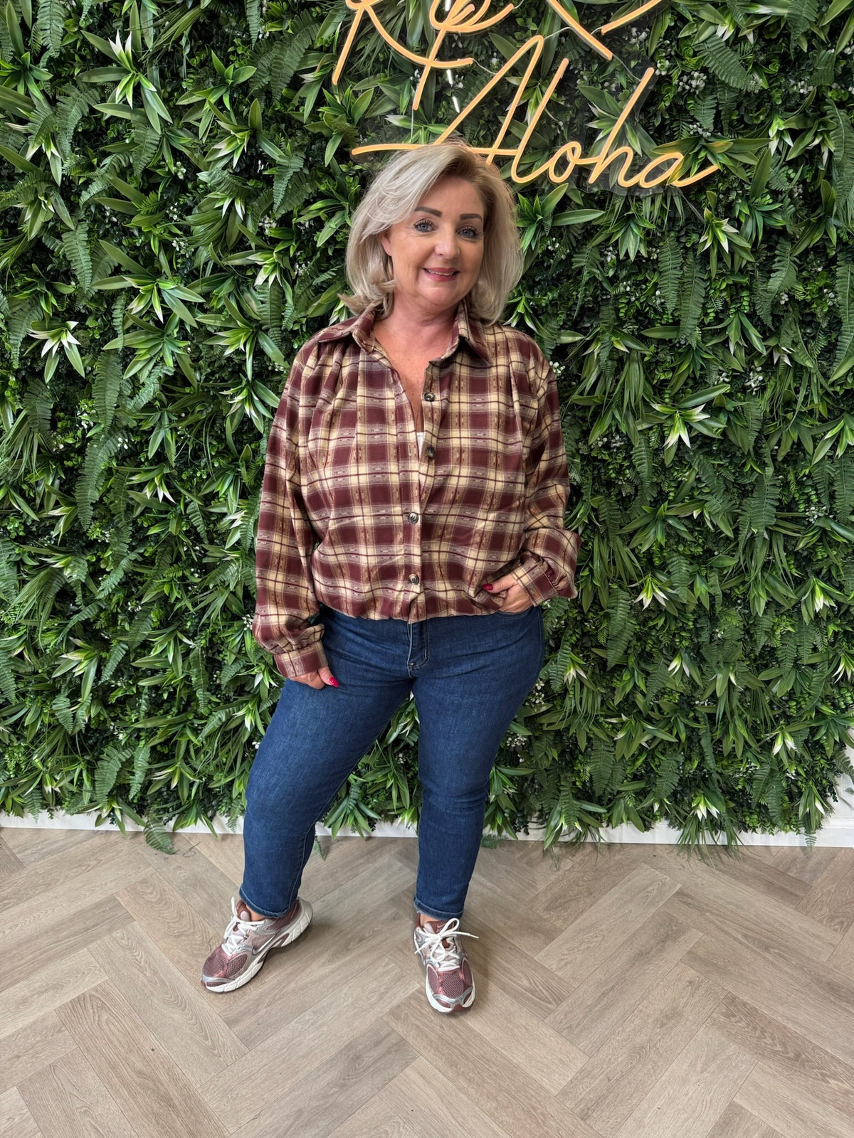 Geruite bomber met knoopsluiting bordeaux