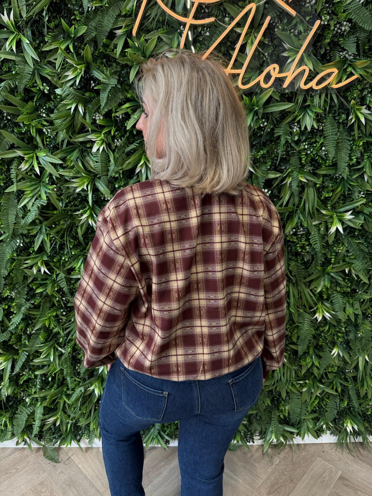 Geruite bomber met knoopsluiting bordeaux