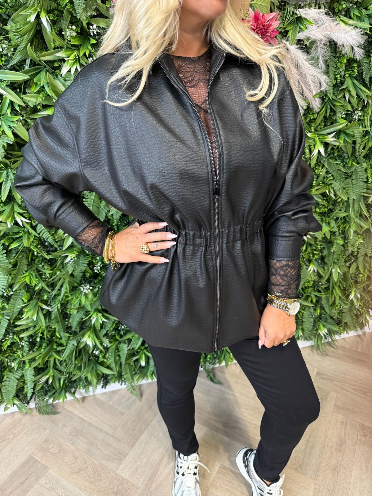 Leatherlook jasje elastieken taille zwart