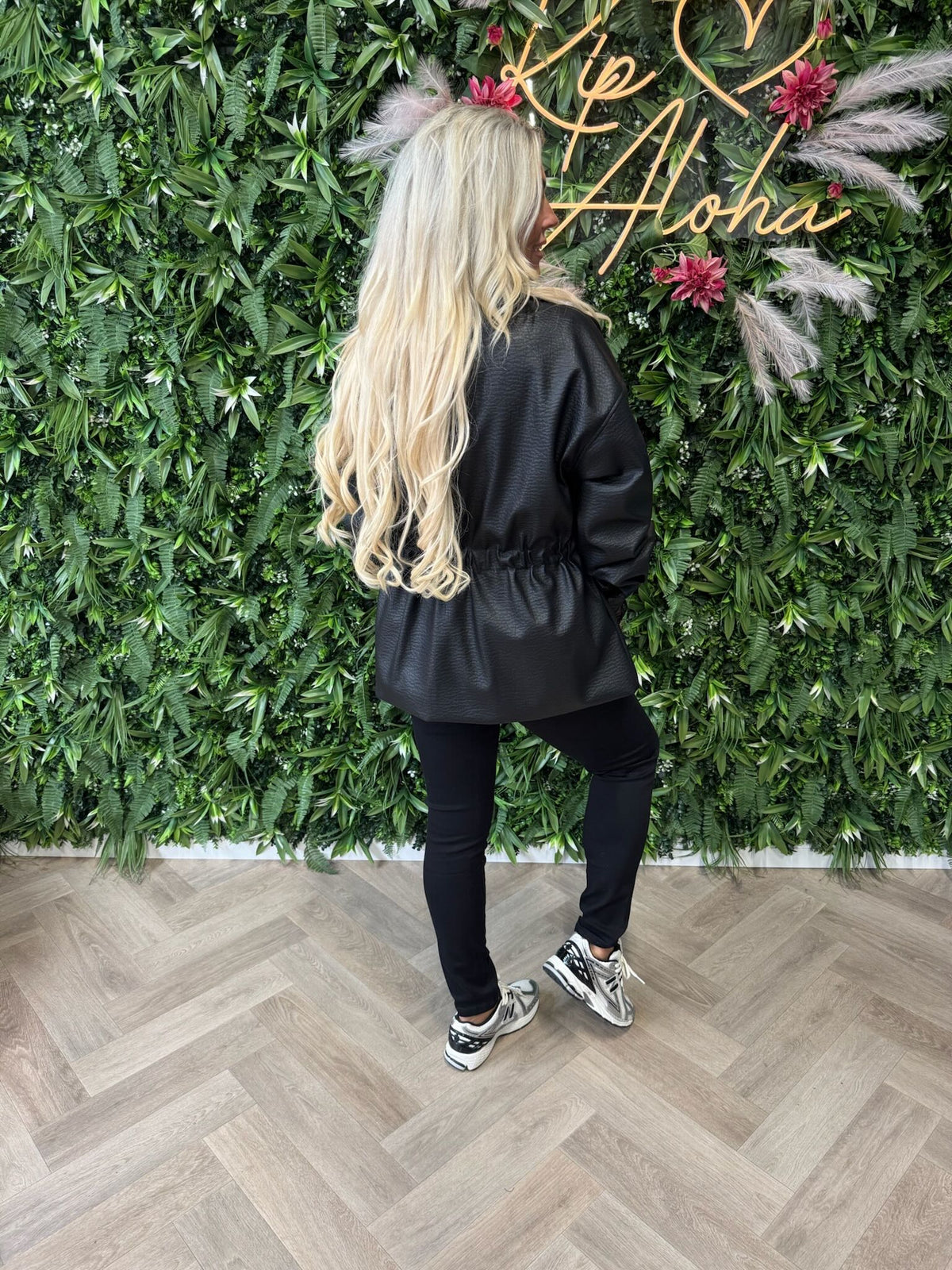 Leatherlook jasje elastieken taille zwart