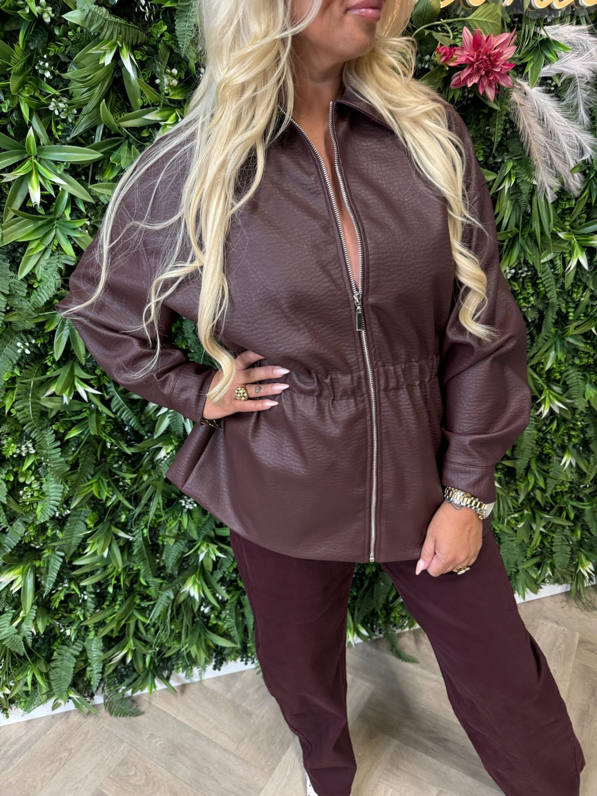 Leatherlook jasje elastieken taille aubergine
