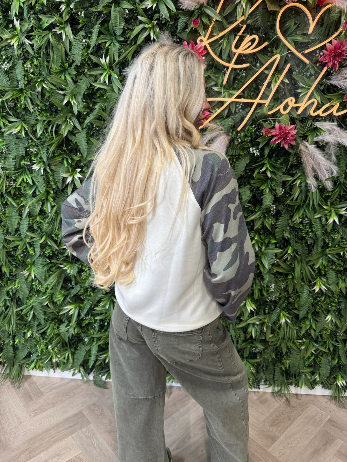 Top lange mouwen met print legergroen/creme