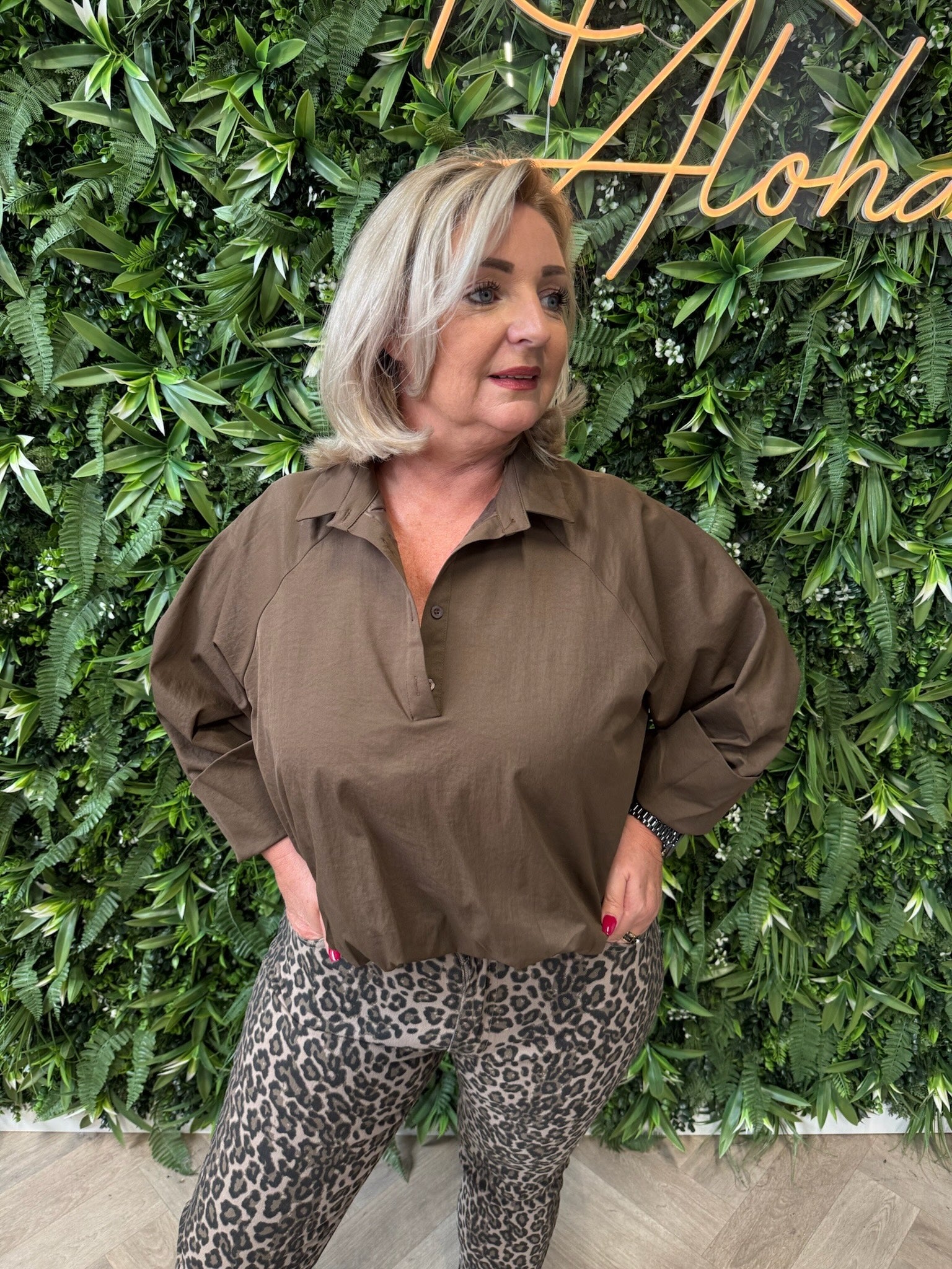 Cropped blouse met wijde mouwen donkerbruin