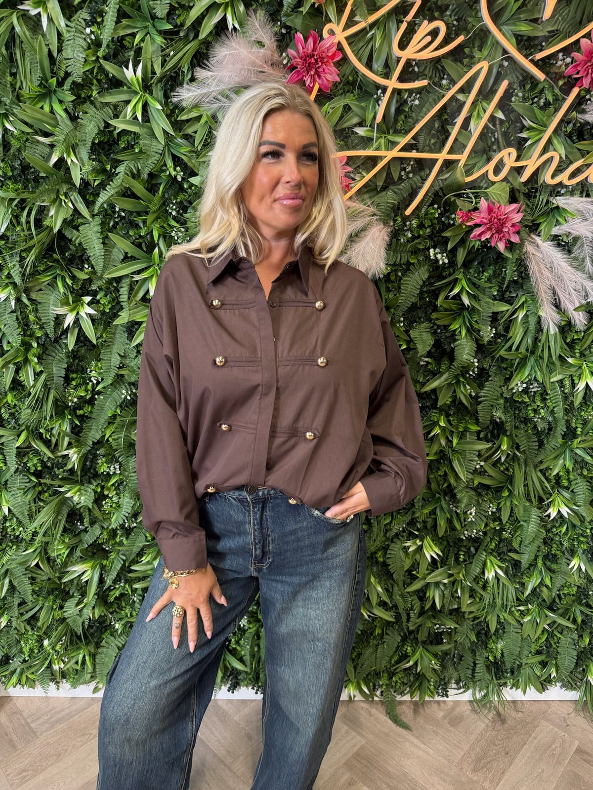 Blouse met sierknopen donkerbruin