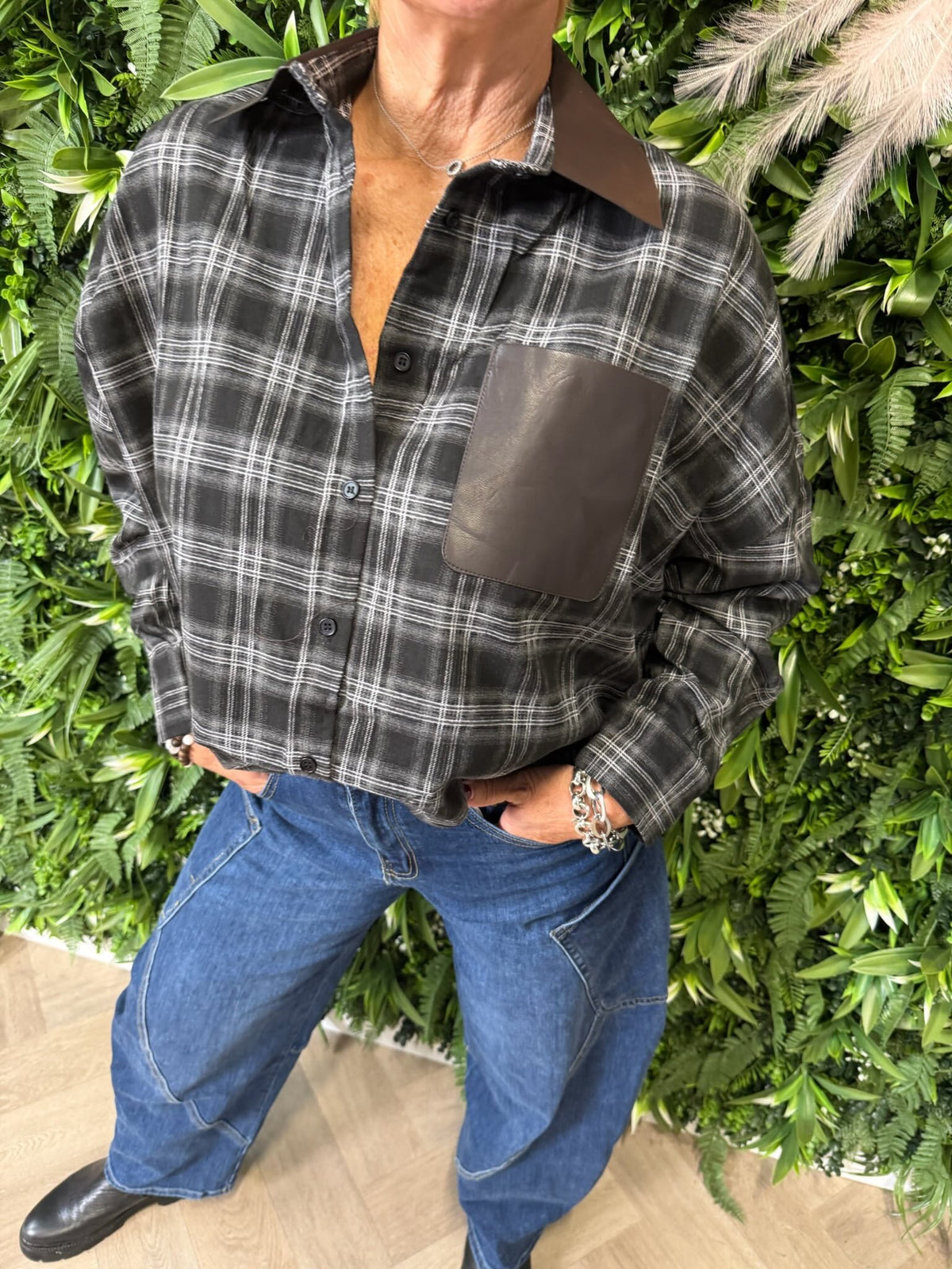 Houthakkers blouse leatherlook kraag zwart