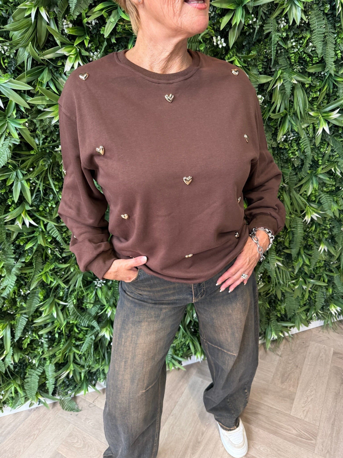 Sweater met hartjes donkerbruin