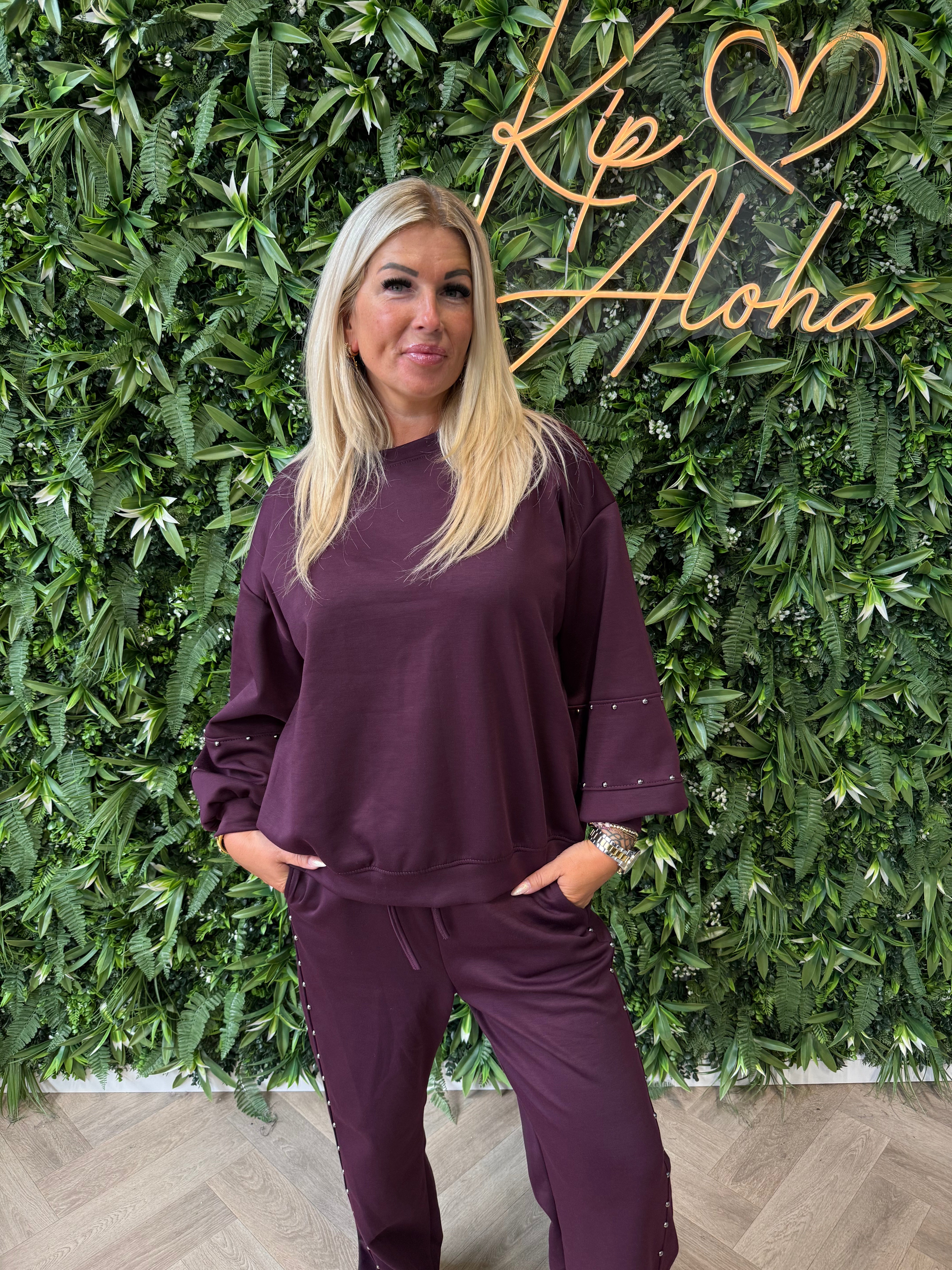Tweedelig pak sweater pofmouwen studs aubergine