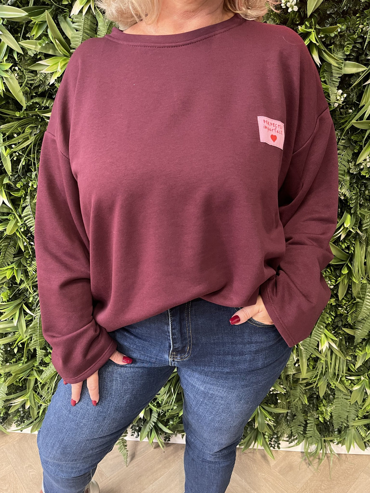 Sweater wijde mouwen applicatie uni aubergine