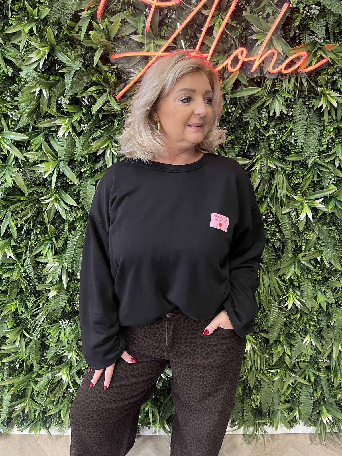 Sweater wijde mouwen applicatie uni zwart