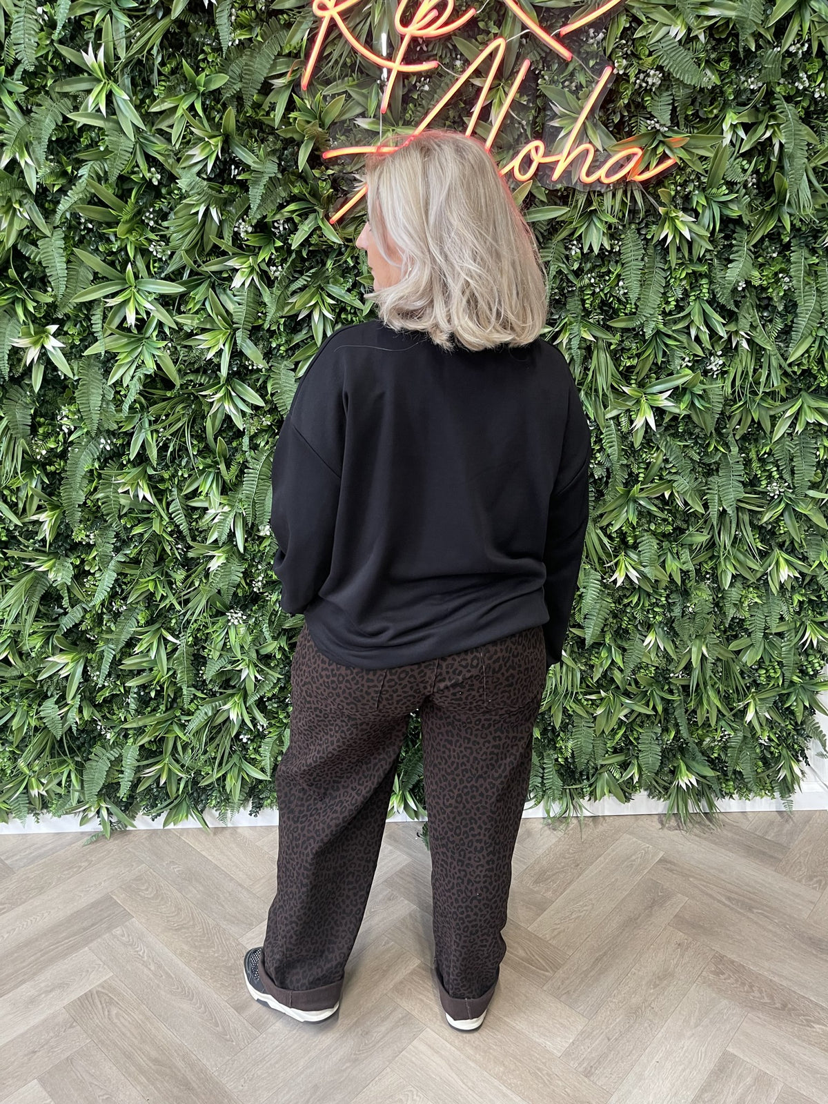 Sweater wijde mouwen applicatie uni zwart