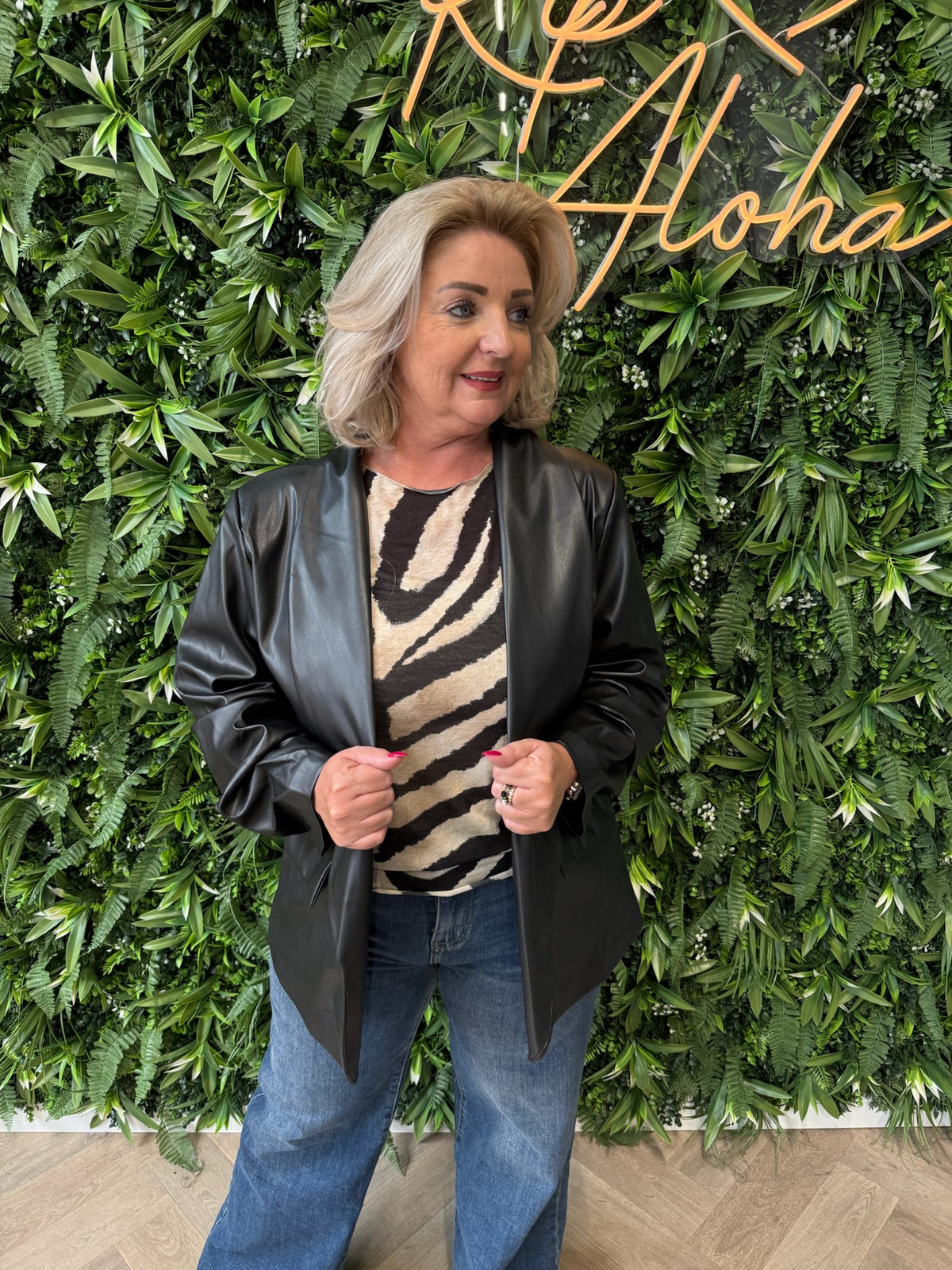 Leatherlook blazer ophaalmouwen zwart