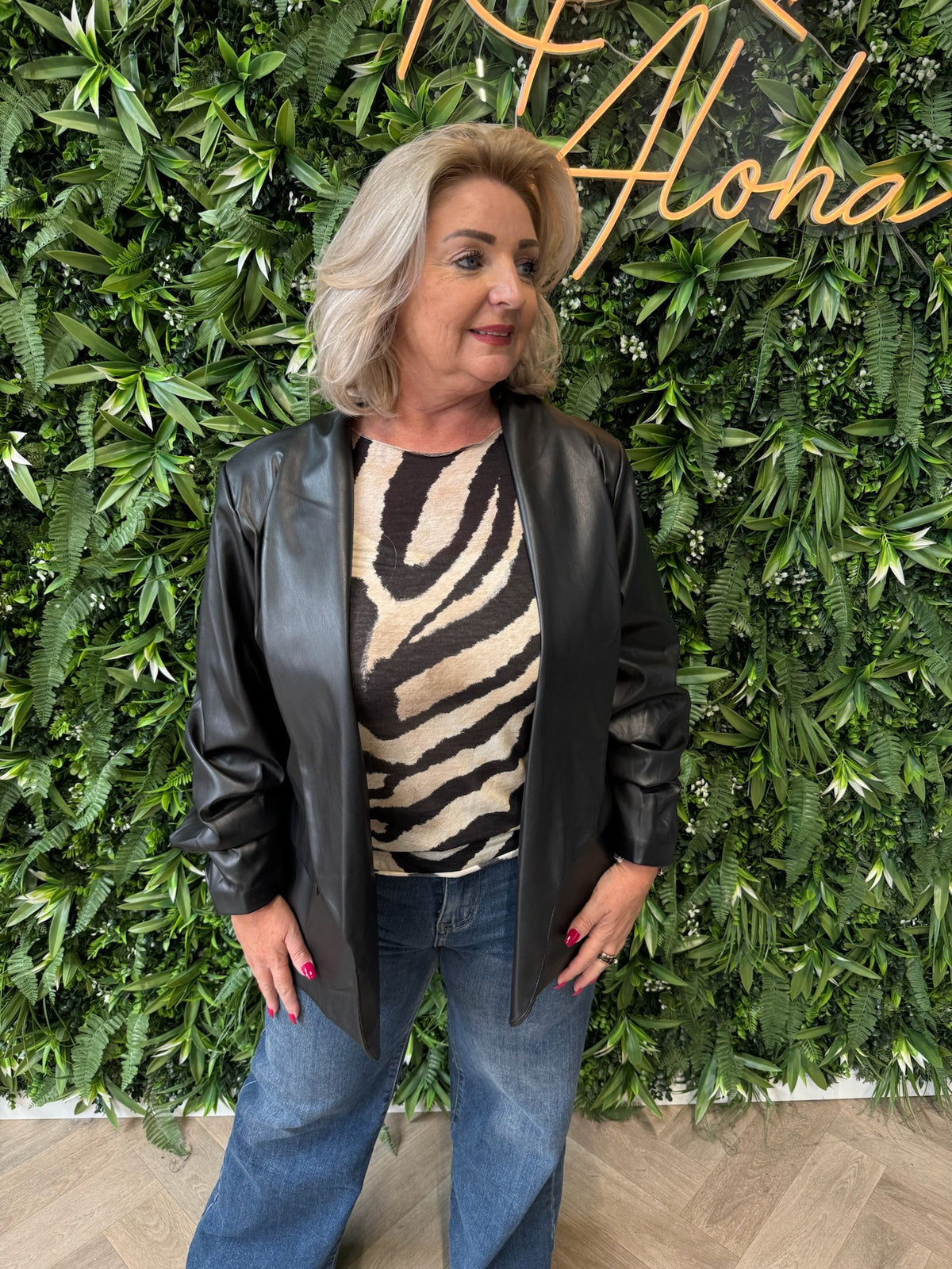Leatherlook blazer ophaalmouwen zwart