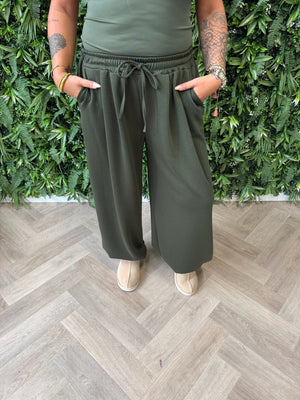 Comfy broek met studs detail legergroen