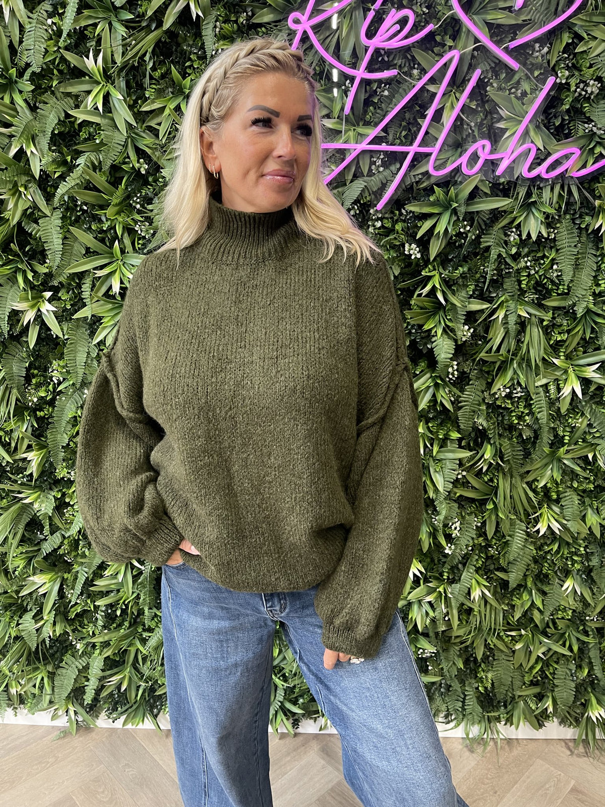 Gebreide trui turtle neck pofmouwen legergroen