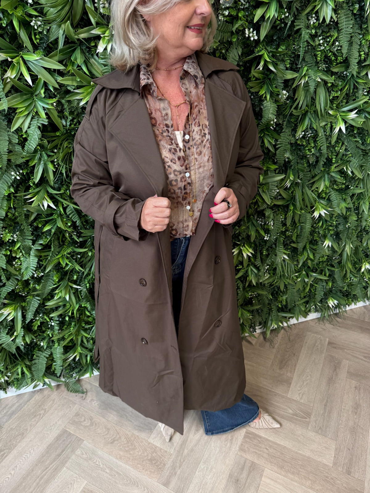 Lange trenchcoat donkerbruin