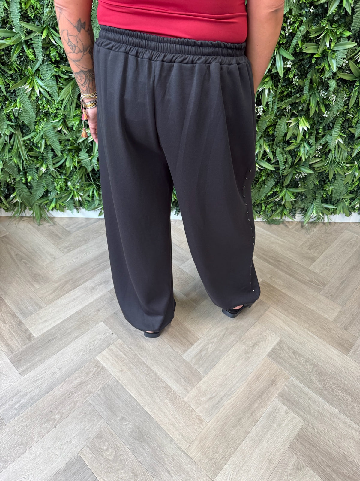 Comfy broek met studs detail zwart