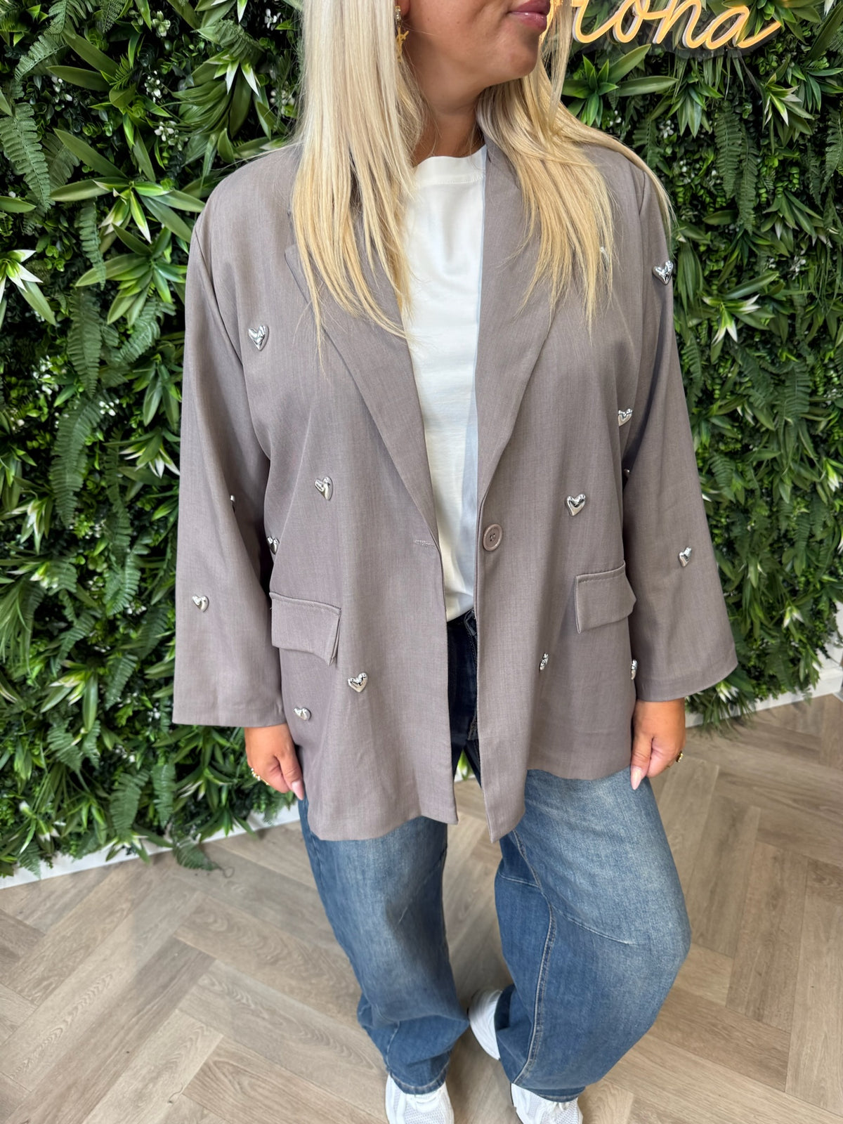 Blazer 3/4e mouwen met hartjes taupe
